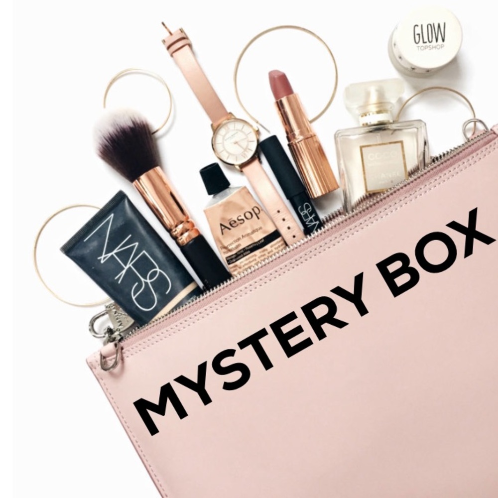 MYSTERY BOX - Beauty and Make up Bundle Box